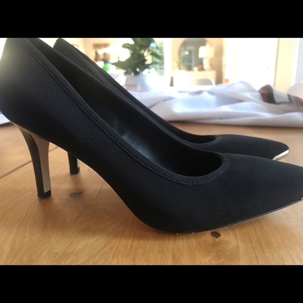 Donald Pliner black high heels